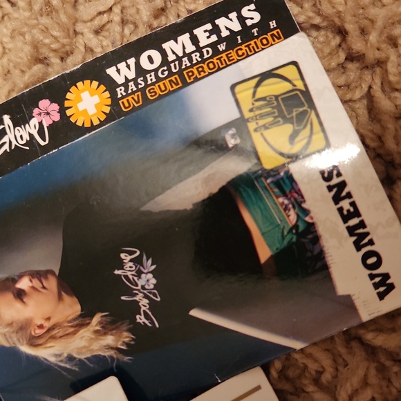 Women's Black Rash Guard - Picture 4 of 6